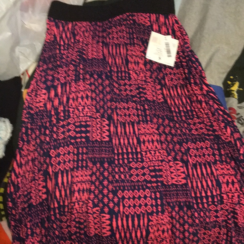 New Gorgeous Lularoe Jill skirt!!